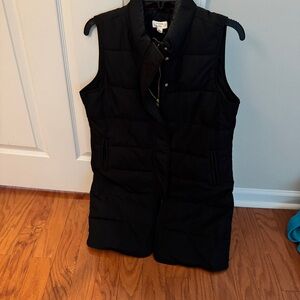 Crown & Ivy Dark Quilted Vest